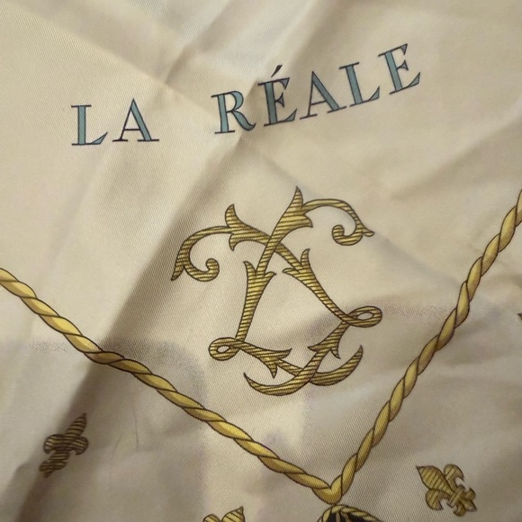 HERMES “VUE DU CARROSSE DE LA GALERE LA REALE” SILK SCARF WITH COA - Picture 13 of 16